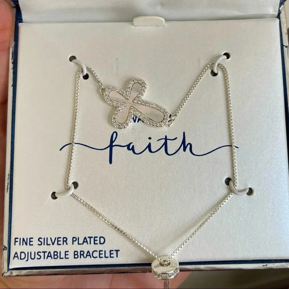 Cross Crystal Slider Bracelet - Picture 3 of 6